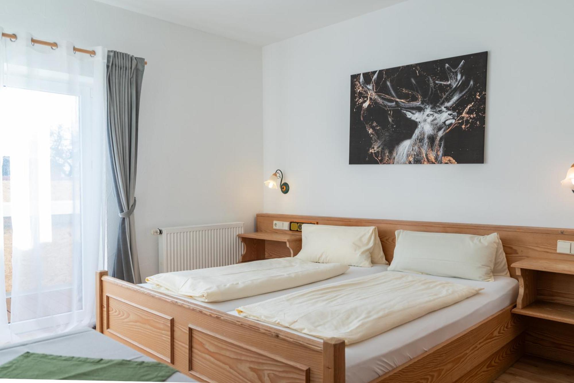 Отель Gruener Baum Kulsheim Экстерьер фото